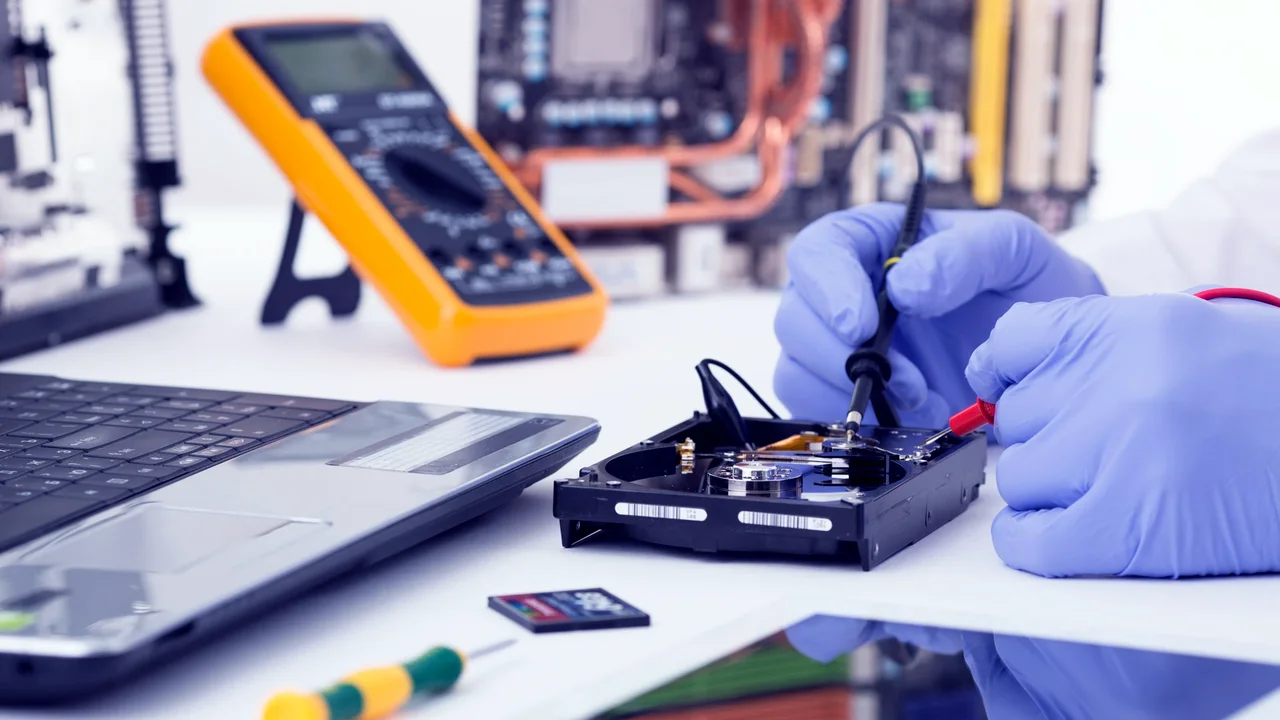 Notebook & PC Servisi Arıza tespiti, bakım, yükseltme, parça uyumu, teslim testi ve güvenli servis akışı.